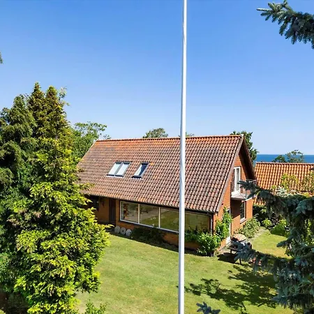 6763-allinge-sdr-strandvej-69 בית נופש *